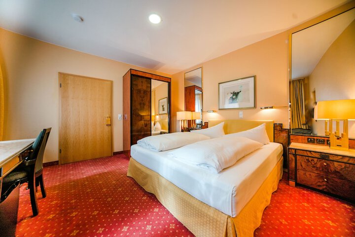 Room 15 of 44