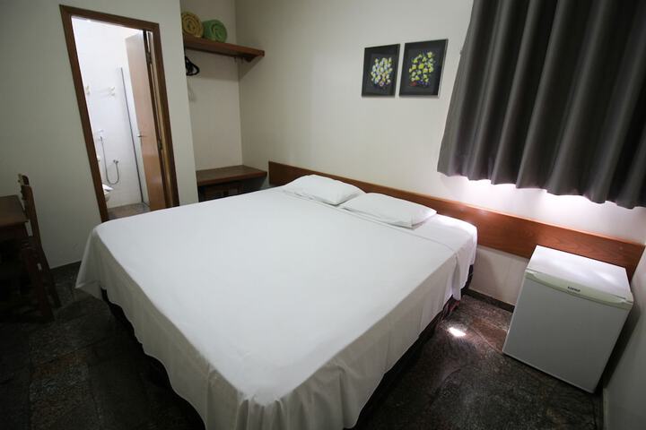 Room 13 of 183