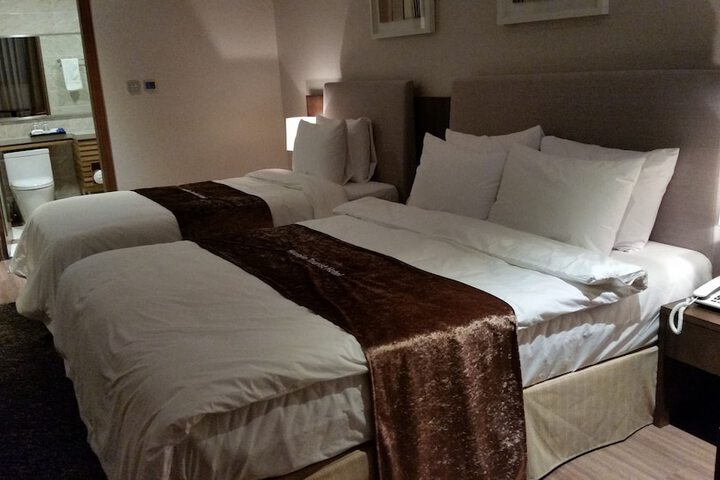 Room 17 of 83