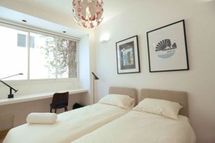 Room 5 of 17