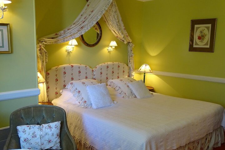 Room 5 of 38