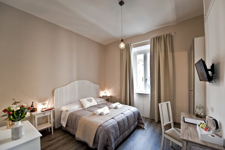 Room 4 of 82