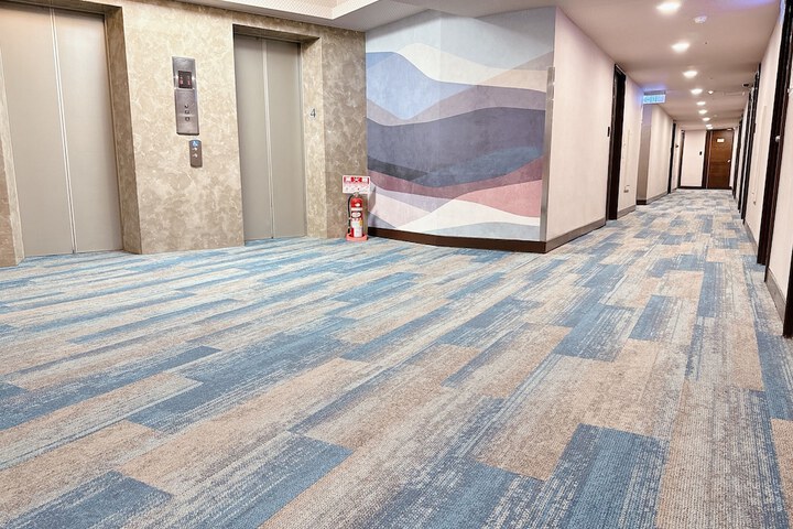 Ballroom/Hall 19 of 21