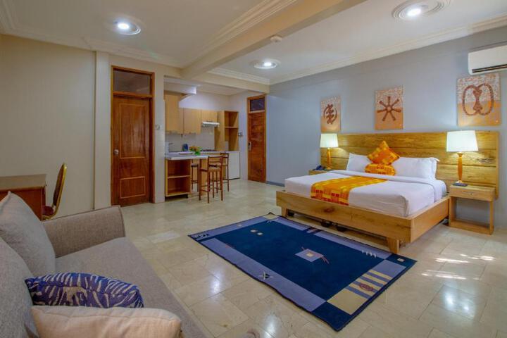 Central Hotel( Osu)