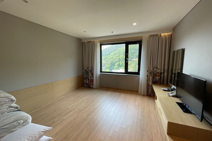 Photo of Mudeungpark Hotel