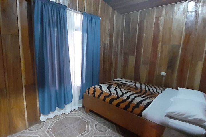 Room 8 of 86