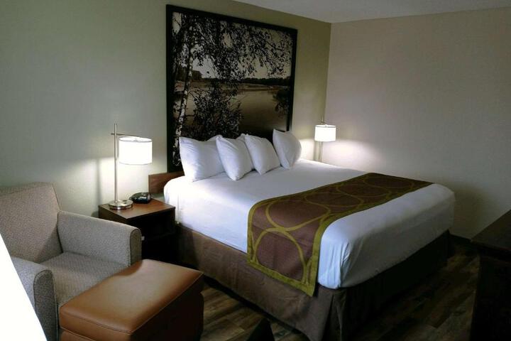 Double Accessible Queen Size Bed (2 of 2)