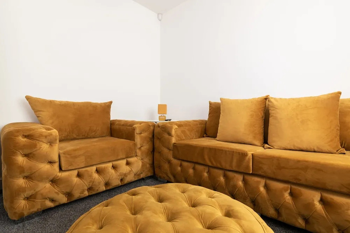 Room 3 of 16