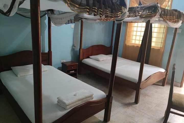Room 13 of 38