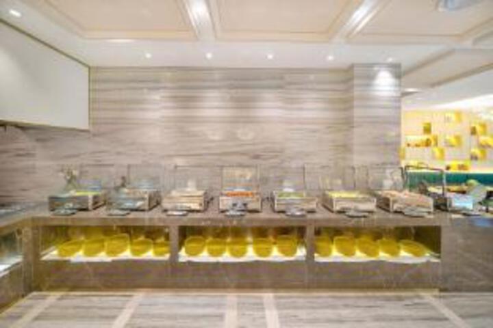 Rich Hotel