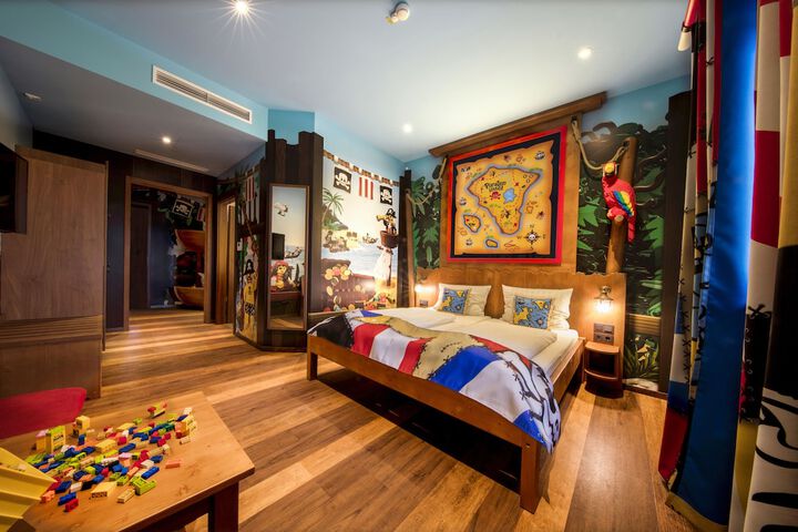 Room 9 of 54
