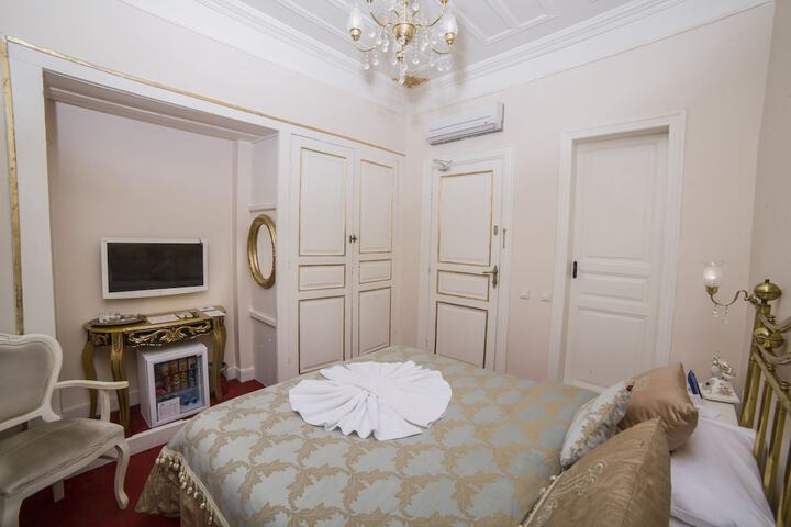 Room 22 of 89