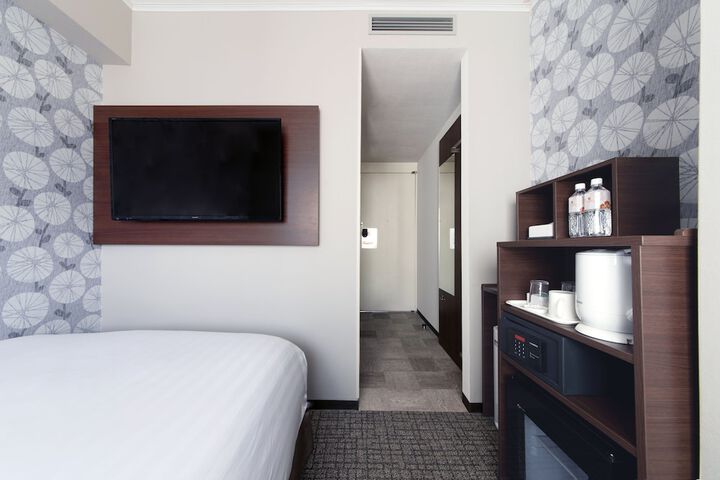 Room 14 of 83