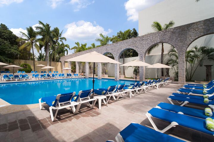 Pool Hotel