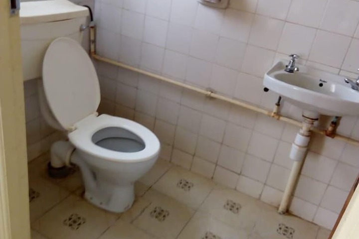 Room 12 of 18