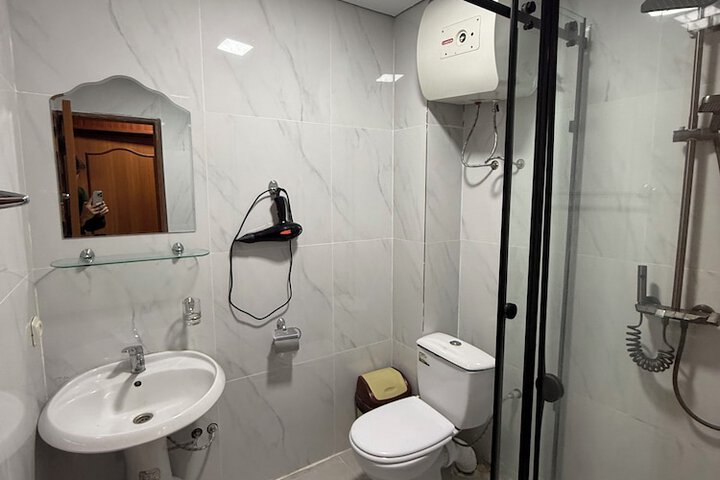 Room 14 of 36
