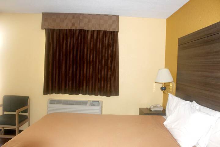 Room 9 of 42