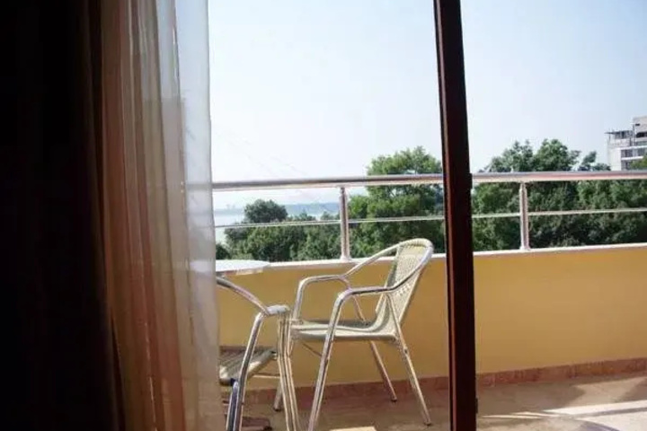 Terrace/Patio 8 of 19