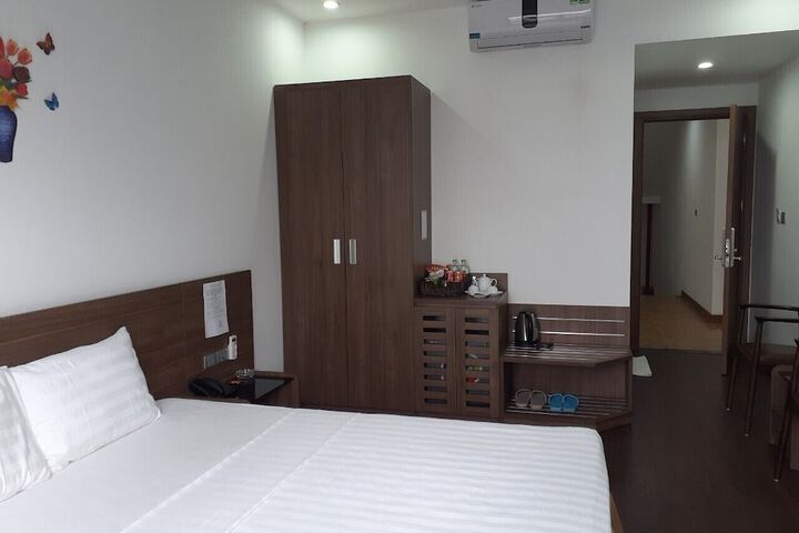 Room 12 of 48