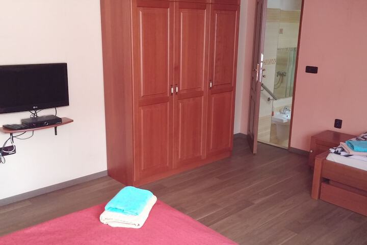 Room 15 of 66