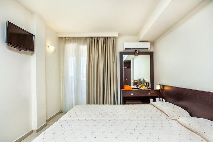 Room 14 of 48