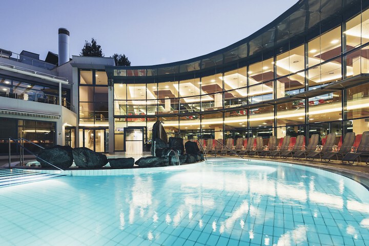 Pool Hotel