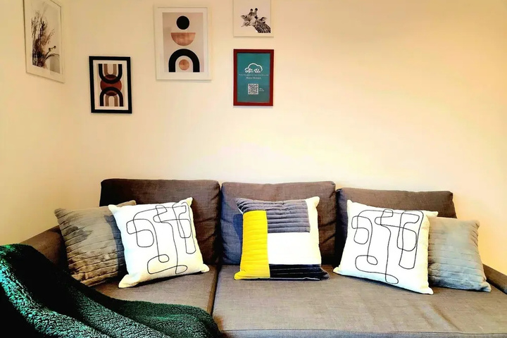 Room 3 of 17