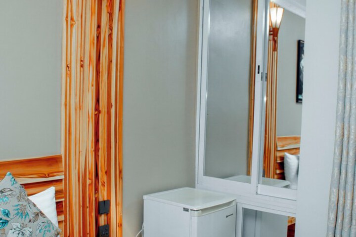 Room 17 of 44