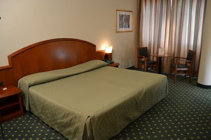 Room 3 of 17