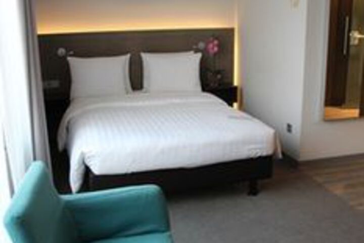 Room 35 of 120
