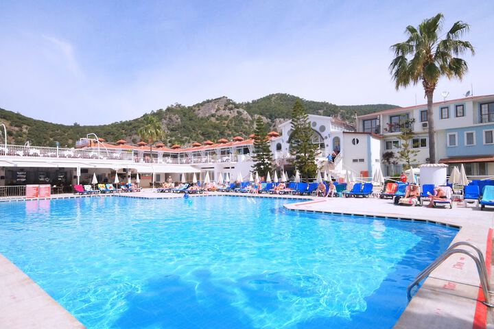 Hotel with Pool