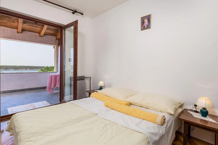 Room 2 of 17