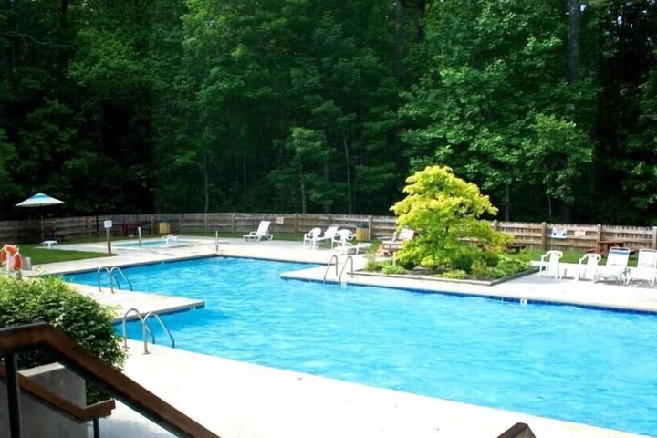 Pool Hotel