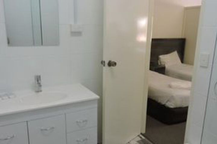 Room 13 of 17