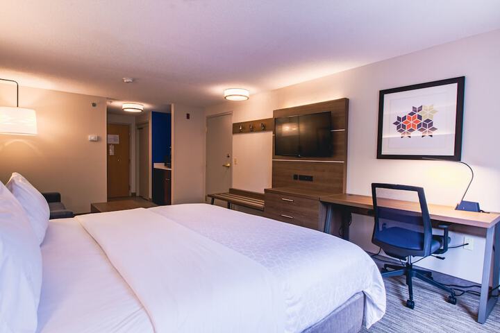 Suite King Size Bed (34 of 38)