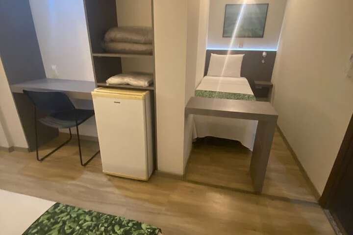 Room 13 of 19