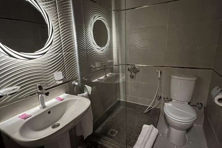 Room 14 of 15