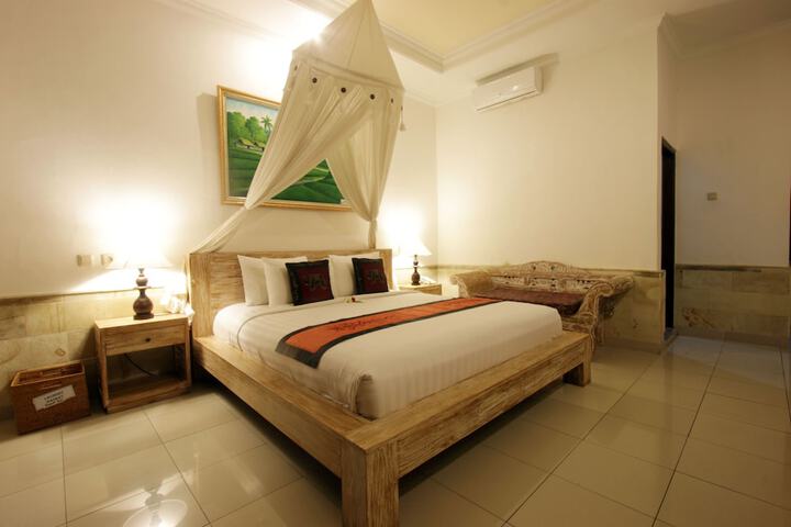 Room 29 of 213
