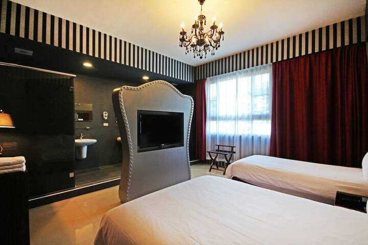Room 27 of 57