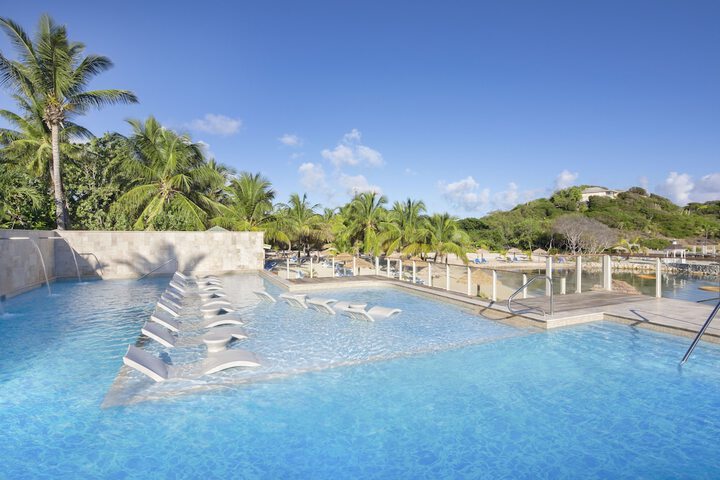 Hotel Pool