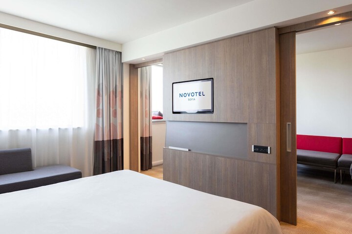 Room 14 of 216