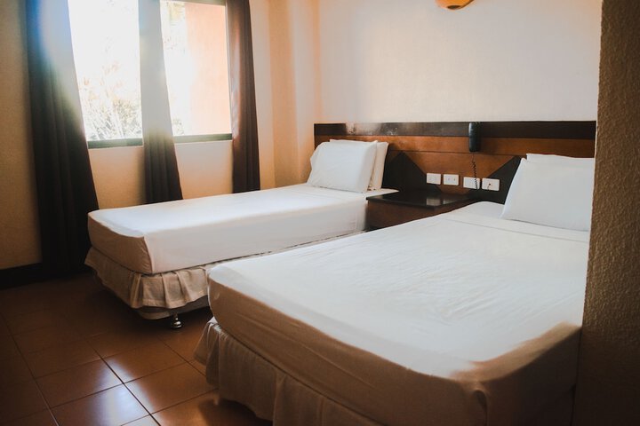 Room 9 of 42