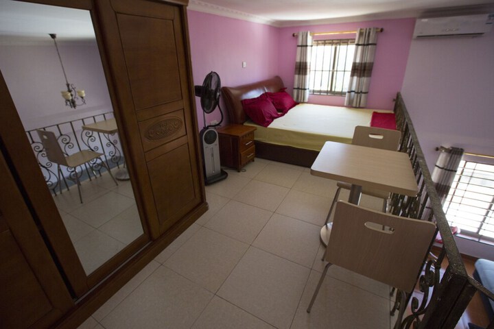 Room 6 of 36