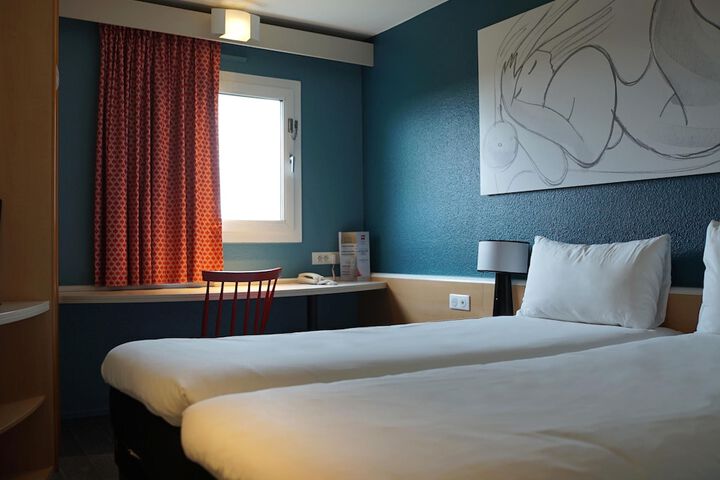 Room 19 of 80