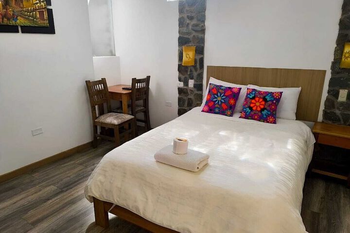 Room 2 of 8