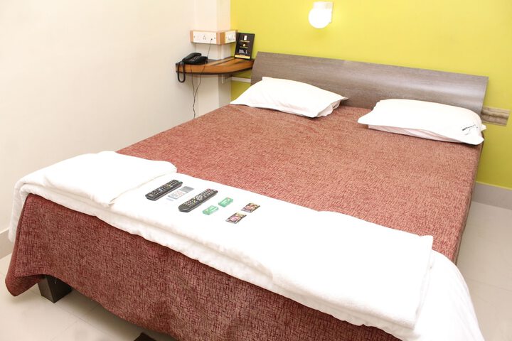 Room 52 of 169
