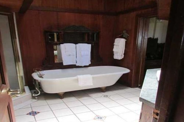 Room 15 of 24