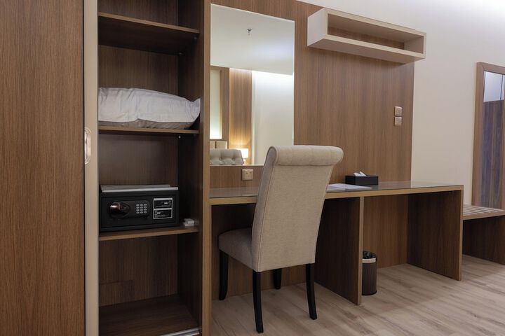 Room 18 of 64