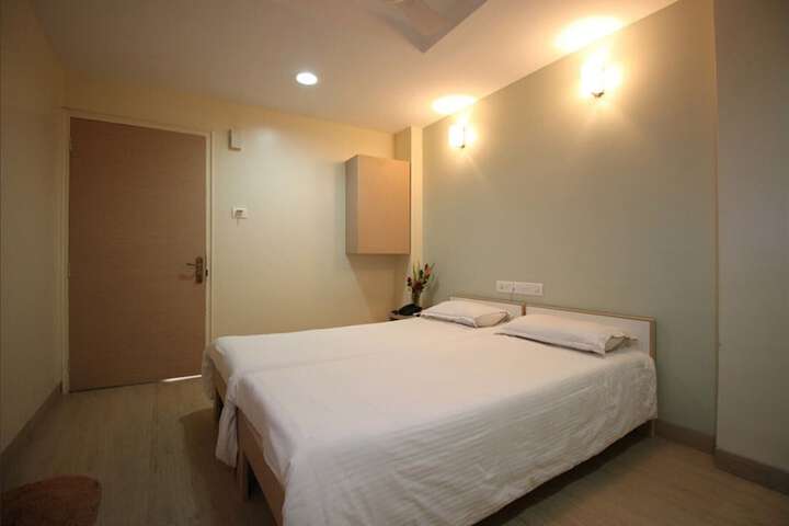 Room 11 of 23