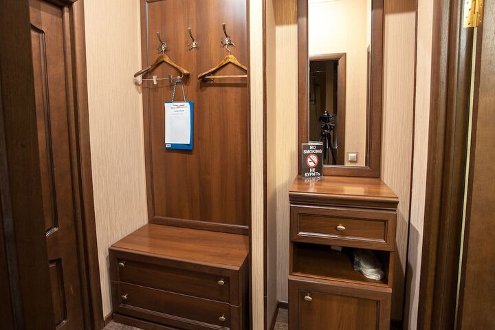 Room 13 of 22